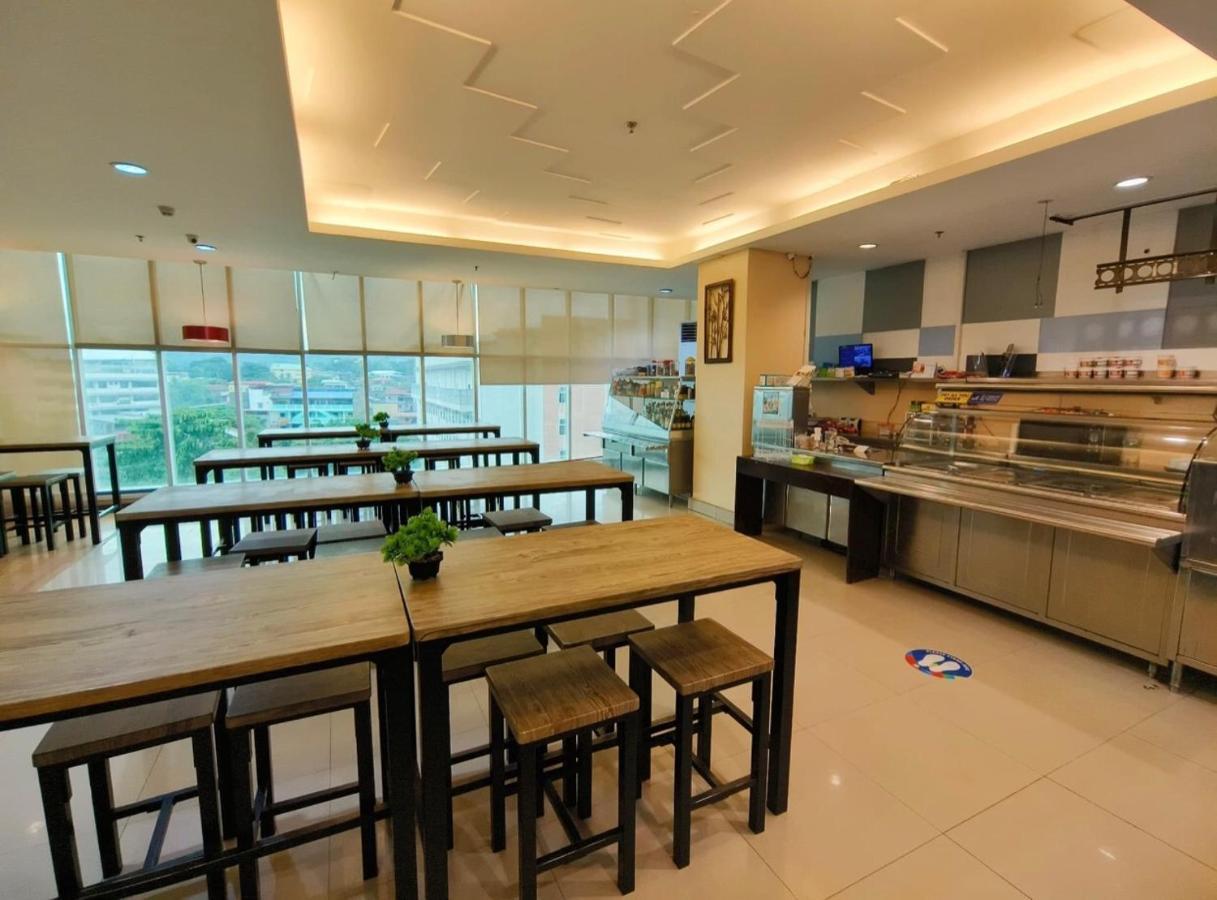 Greenwindows Hotel Davao Ngoại thất bức ảnh
