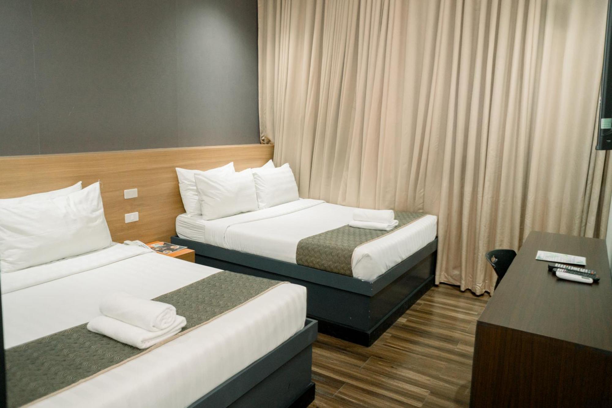 Greenwindows Hotel Davao Ngoại thất bức ảnh